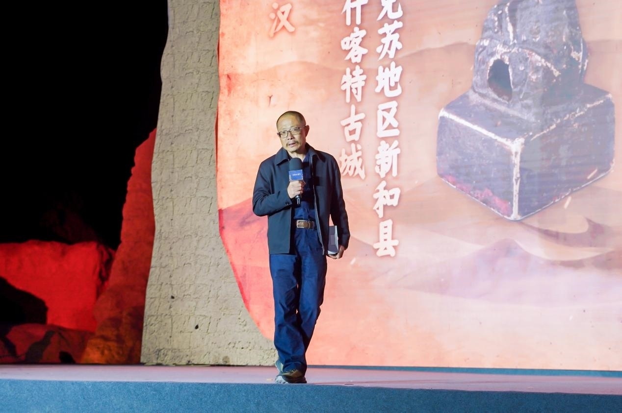 陳凌在“何以中國(guó)·五星出東方”網(wǎng)絡(luò)主題宣傳活動(dòng)現(xiàn)場(chǎng)演講。人民視頻供圖