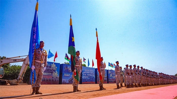 授勛官兵莊嚴(yán)列隊(duì)。王軍杰攝