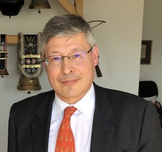 瑞士日內(nèi)瓦伯爾尼大區(qū)經(jīng)濟(jì)發(fā)展署前署長、經(jīng)濟(jì)學(xué)家 菲利普·莫尼耶