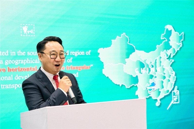 “中國(guó)館”貴州旅游推介會(huì)現(xiàn)場(chǎng)介紹。楊浩鵬