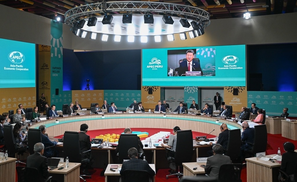 當?shù)貢r間11月16日上午，亞太經(jīng)合組織第三十一次領導人非正式會議在秘魯利馬會議中心舉行。國家主席習近平出席會議并發(fā)表題為《共擔時代責任 共促亞太發(fā)展》的重要講話。新華社記者 謝環(huán)馳 攝