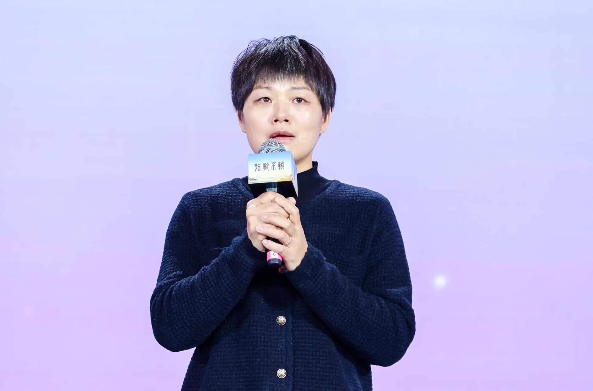 “中國好人”欒留偉妻子薛巧艷。人民視頻供圖。