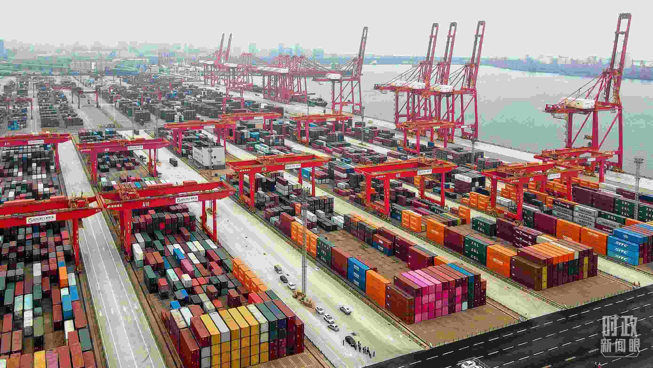 △山東日照港。（總臺(tái)央視記者劉琦拍攝）