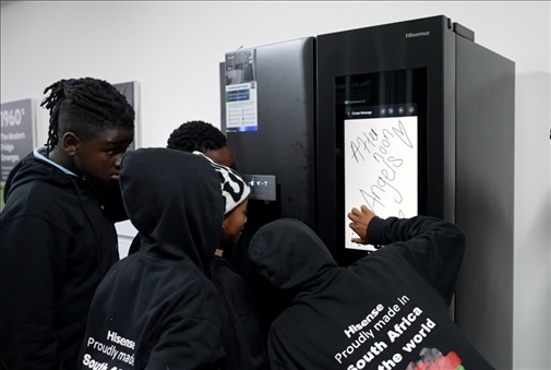 海信智能冰箱吸引南非人。海信南非公司供圖