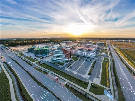 這是當(dāng)?shù)貢r間2021年10月19日在白俄羅斯首都明斯克郊區(qū)拍攝的中白工業(yè)園。