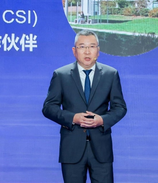 12月6日，法國達(dá)索系統(tǒng)公司全球執(zhí)行副總裁許善淞在深圳全球招商大會上。新華社發(fā)