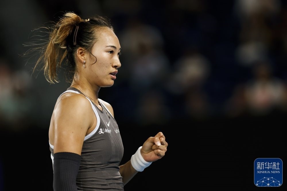 ↑鄭欽文在比賽中慶祝得分。新華社記者 馬平 攝