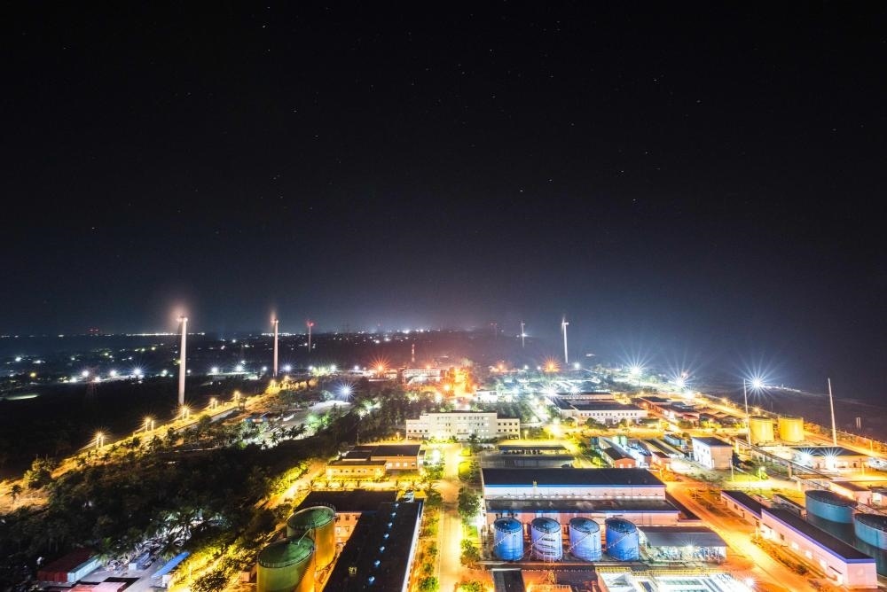 這是斯里蘭卡普特拉姆電站夜景（2020年12月8日攝）。新華社發(fā)（普特拉姆電站供圖）