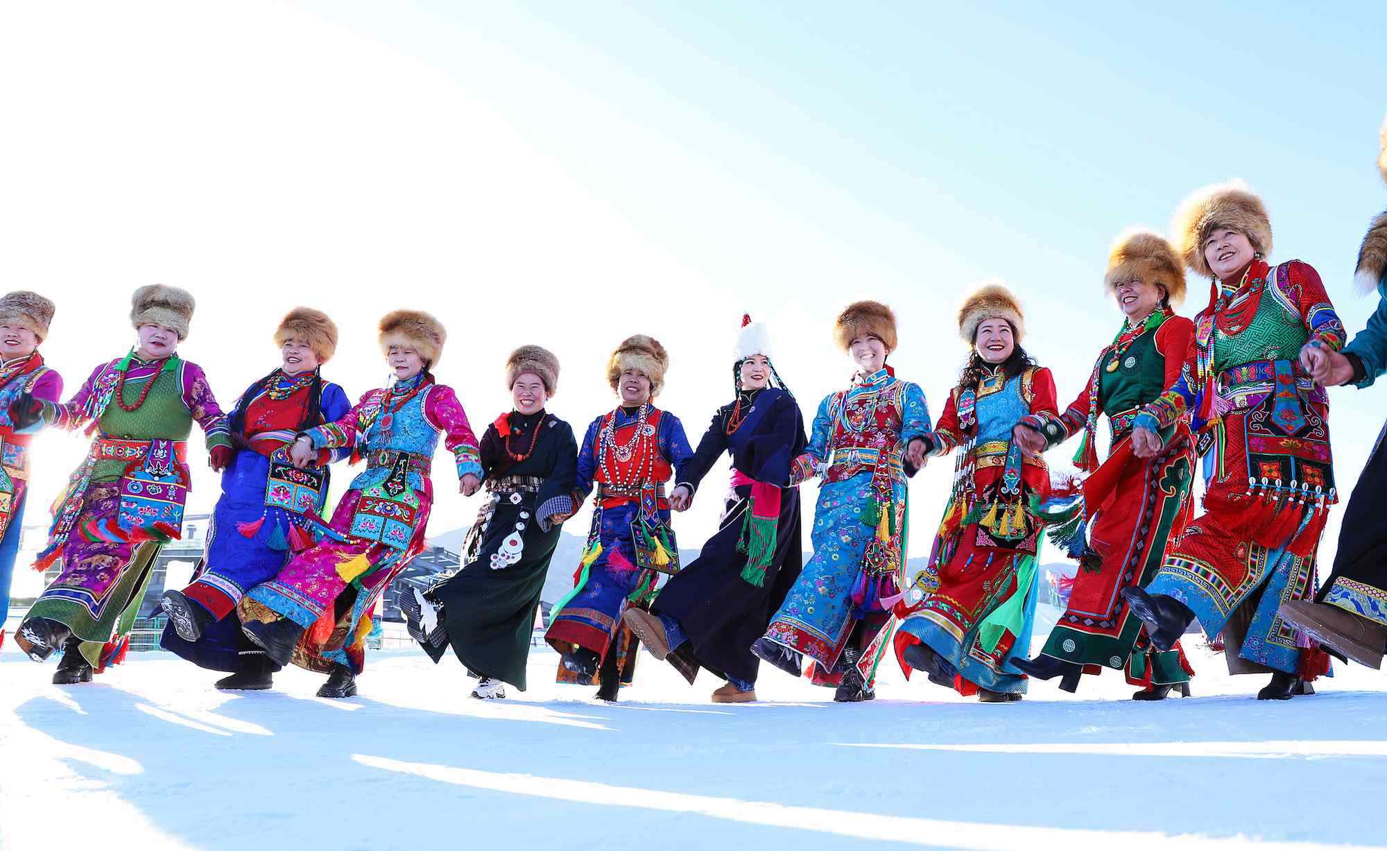 甘肅張掖，雪地千人鍋莊舞表演