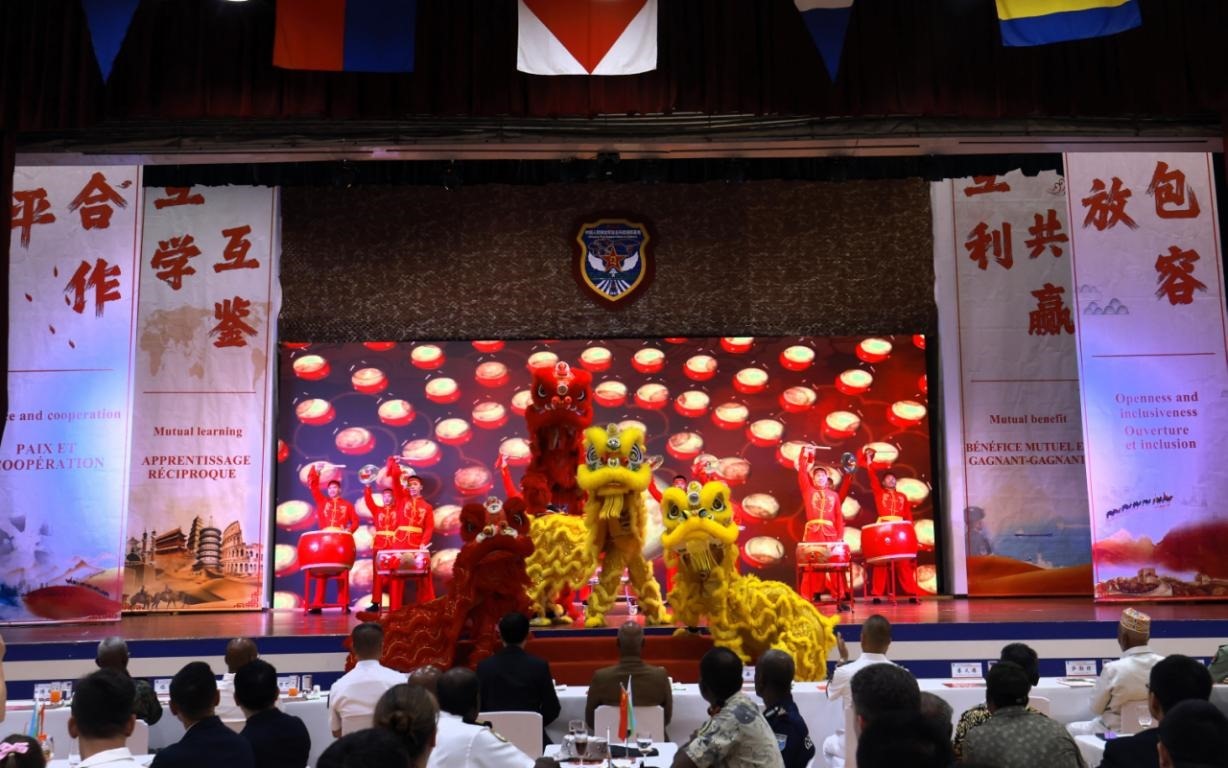 舞獅表演《金獅送?！贰Ｖ鬓k方供圖