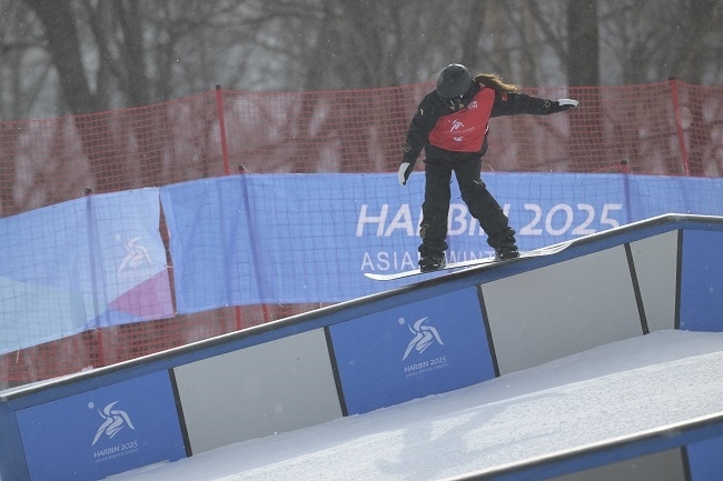 2月8日，張小楠在比賽中。新華社記者 楊冠宇攝