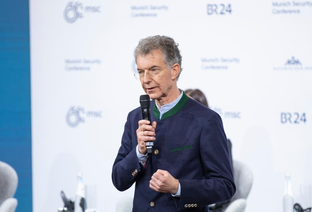 2024年2月18日，慕安會主席克里斯托夫·霍伊斯根在德國慕尼黑舉行的第60屆慕尼黑安全會議上發(fā)表閉幕致辭。新華社記者 張帆 攝