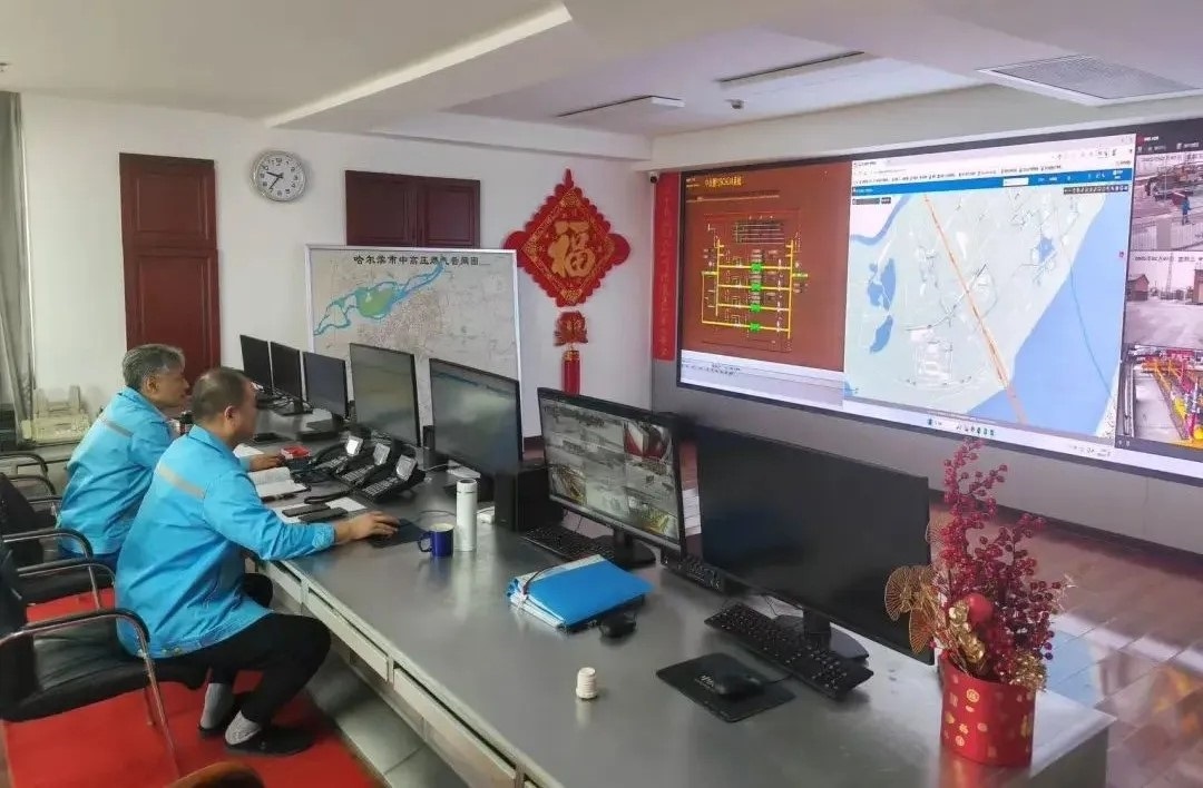 工作人員在燃氣調(diào)度中心值守。受訪者供圖
