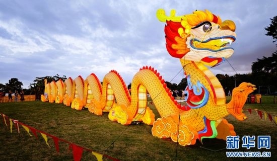 圖為2025年奧克蘭元宵燈節(jié)現(xiàn)場(chǎng)。（圖片由奧克蘭中國(guó)文化中心提供）