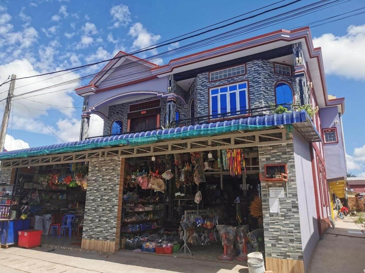 毗鄰西港特區(qū)的商店。西港特區(qū)供圖