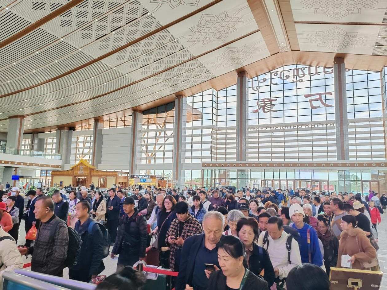 春節(jié)期間的中老鐵路萬象站。李加勇攝