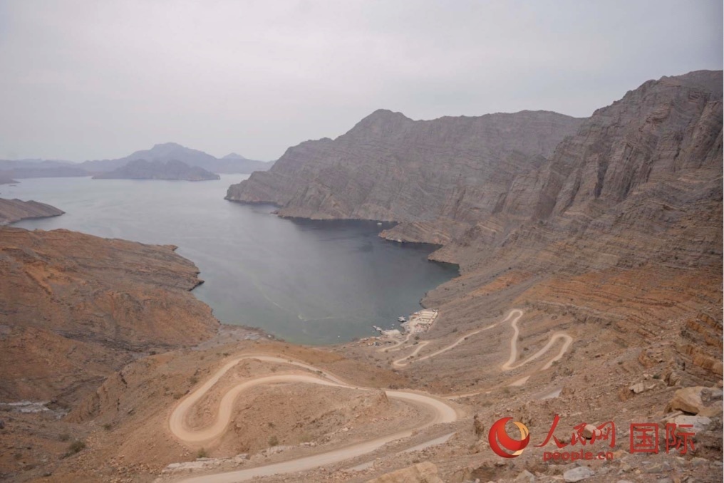 圖為阿曼北部穆桑代姆峽灣。人民網(wǎng) 塔里克·易卜拉欣攝