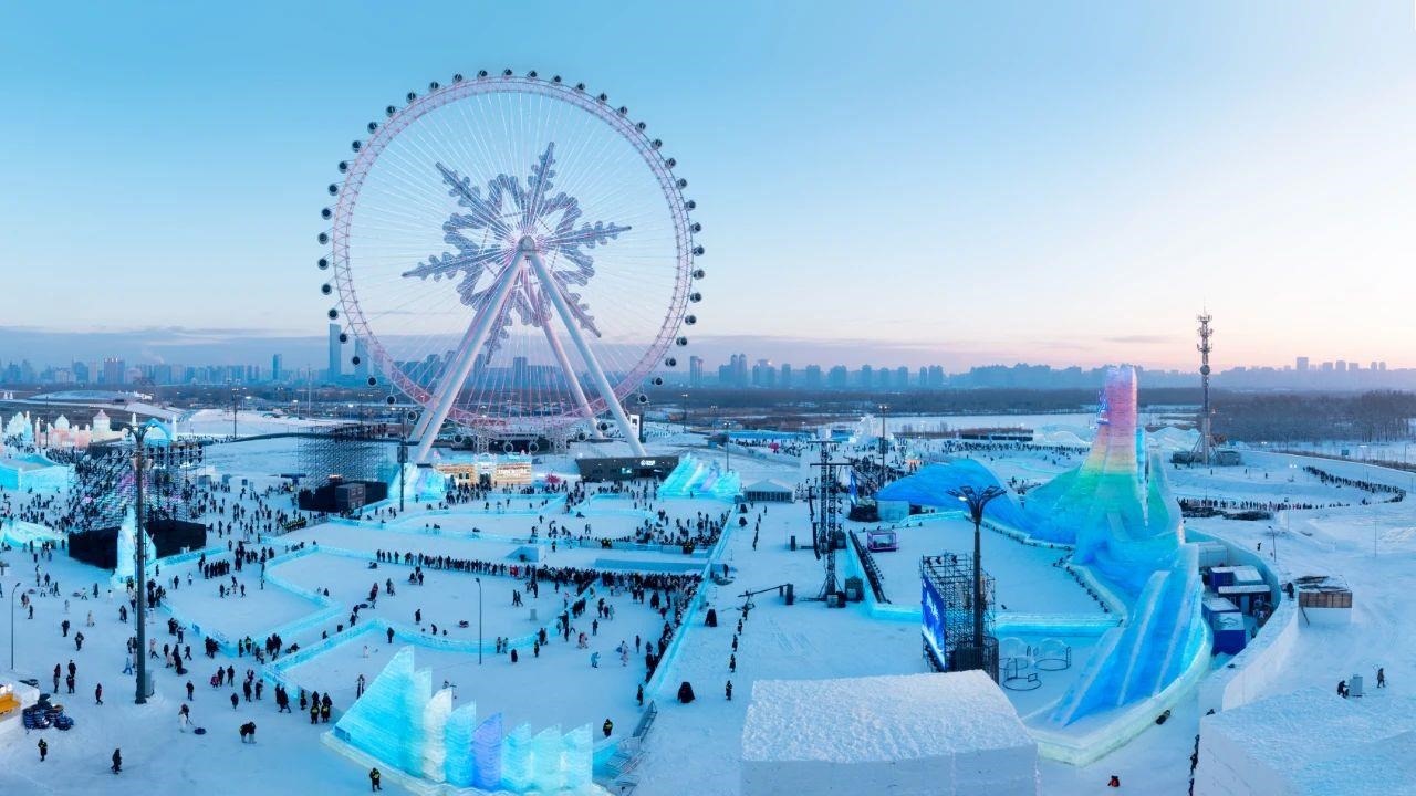 △哈爾濱冰雪大世界吸引游客前來打卡。