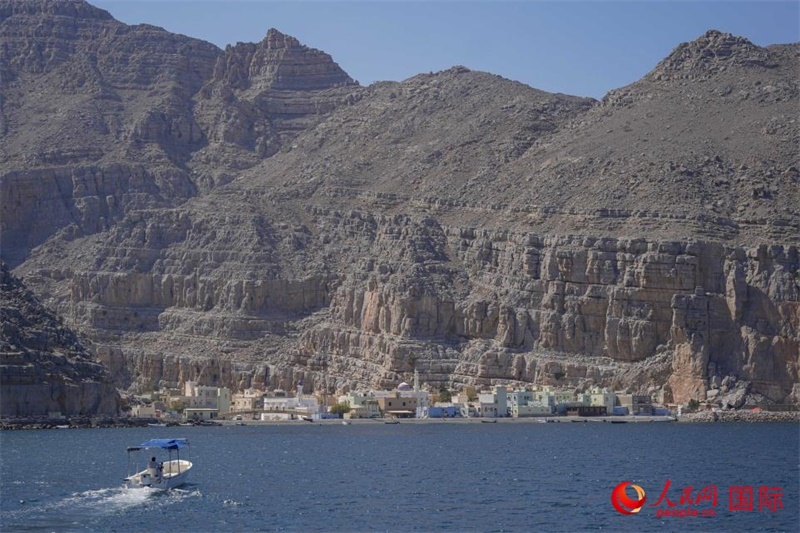 遠眺庫姆扎爾村。人民網(wǎng) 塔里克·易卜拉欣攝