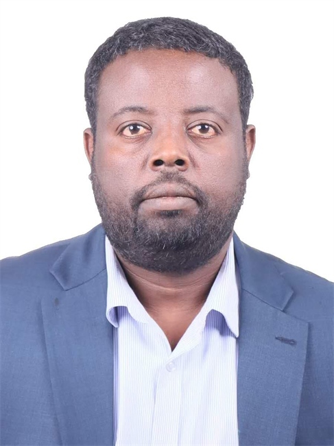 圖為埃塞俄比亞亞的斯亞貝巴大學(xué)政策研究員巴盧·德米西。受訪者供圖