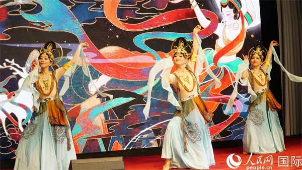 敦煌舞蹈表演。人民網(wǎng) 蔣曉辰攝