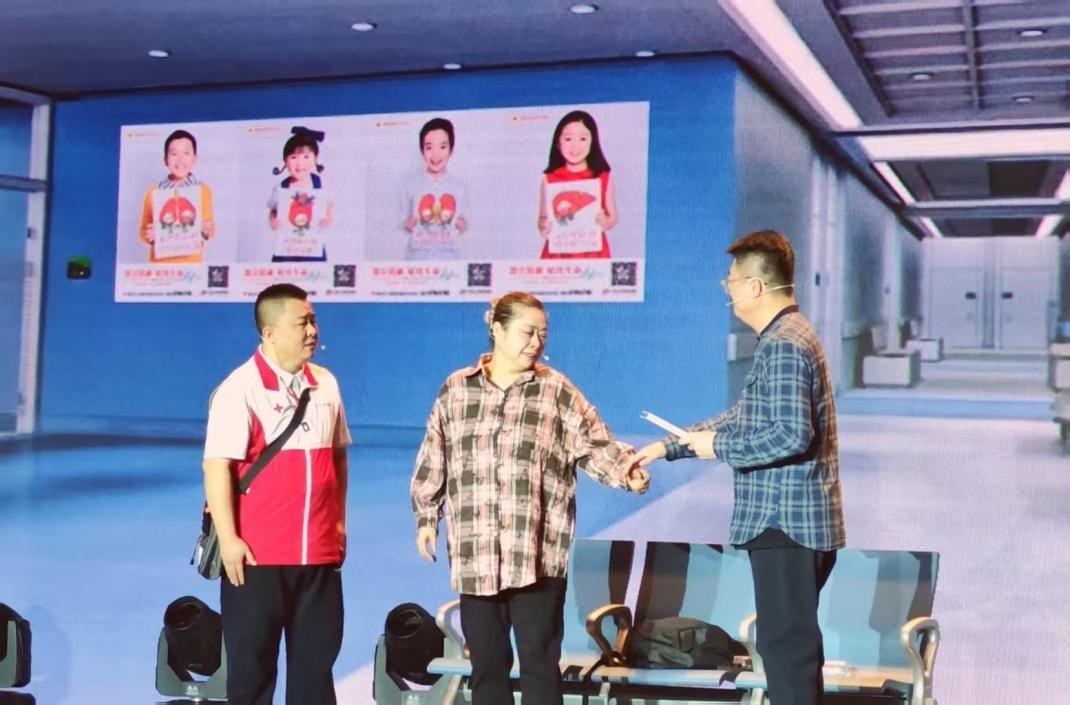 現(xiàn)場表演了由真實故事改編的情景劇。人民網(wǎng)記者 王子鋒攝