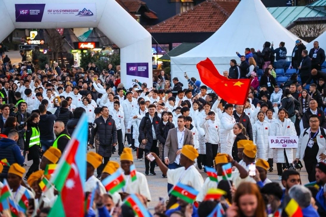 中國(guó)中學(xué)生體育代表團(tuán)在開幕式上入場(chǎng)。圖片來(lái)源：中國(guó)中學(xué)生體育代表團(tuán)