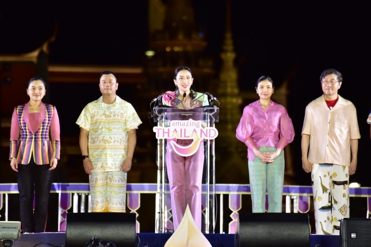 泰國總理佩通坦·欽那瓦宣布泰國潑水節(jié)慶?；顒诱絾印Ｌ﹪鴩衣糜尉止﹫D