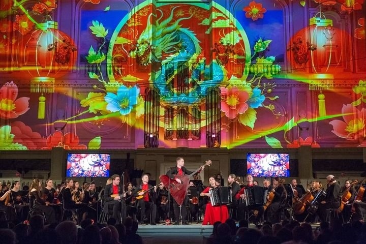 2025年2月6日，俄羅斯音樂家在圣彼得堡舉行的中俄新春音樂會上表演。新華社發(fā)（莫京娜 攝）