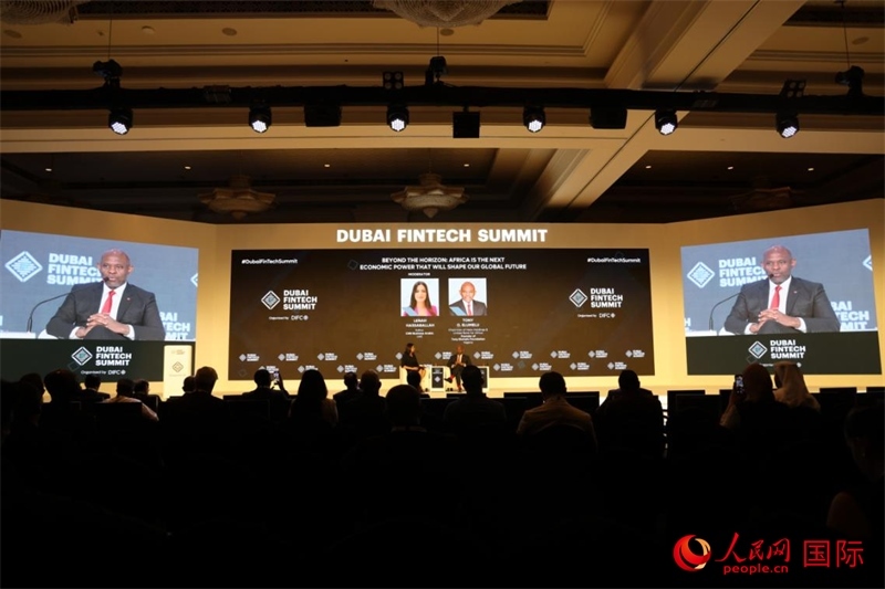 2025迪拜金融科技峰會(huì)期間舉行的對(duì)話活動(dòng)。人民網(wǎng)記者 張志文攝