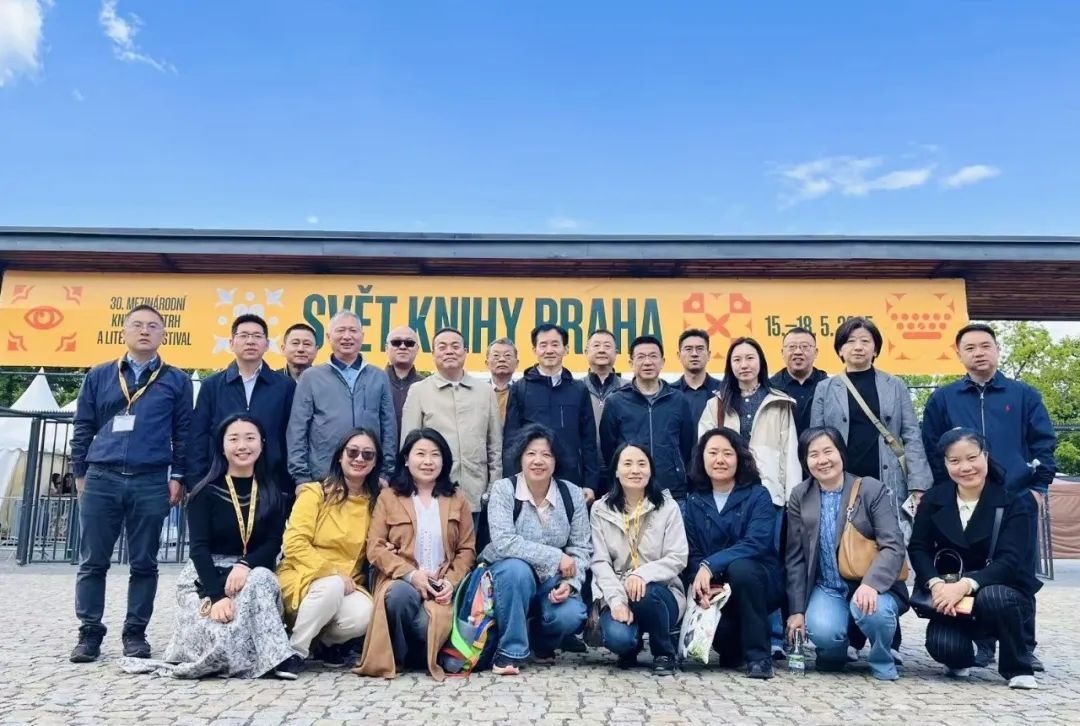 中國出版界代表團(tuán)合影。圖片均由國圖集團(tuán)供圖