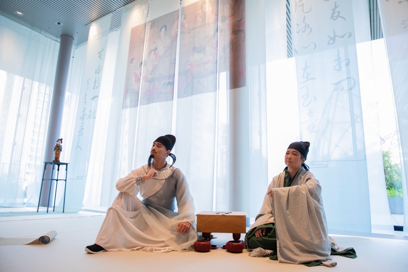 白居易與茶仙盧仝。中國駐大阪旅游辦事處供圖