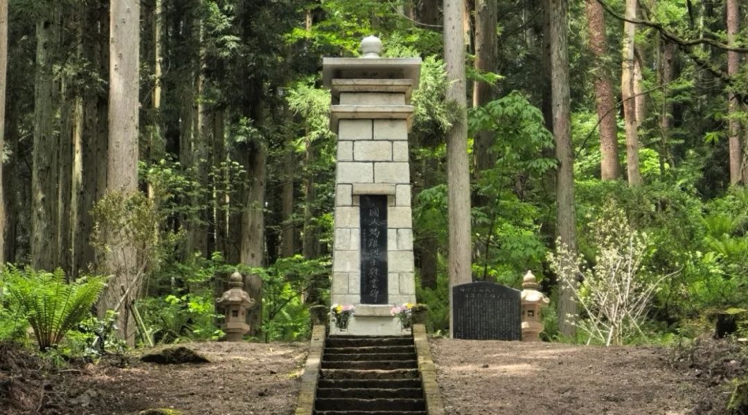 福島縣豬苗代町中國殉難勞工慰靈碑修繕完工暨植樹祭掃儀式舉行。中國駐新潟總領(lǐng)館供圖