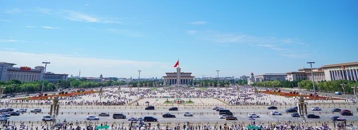 2024年7月17日拍攝的北京天安門廣場(chǎng)及建筑群。